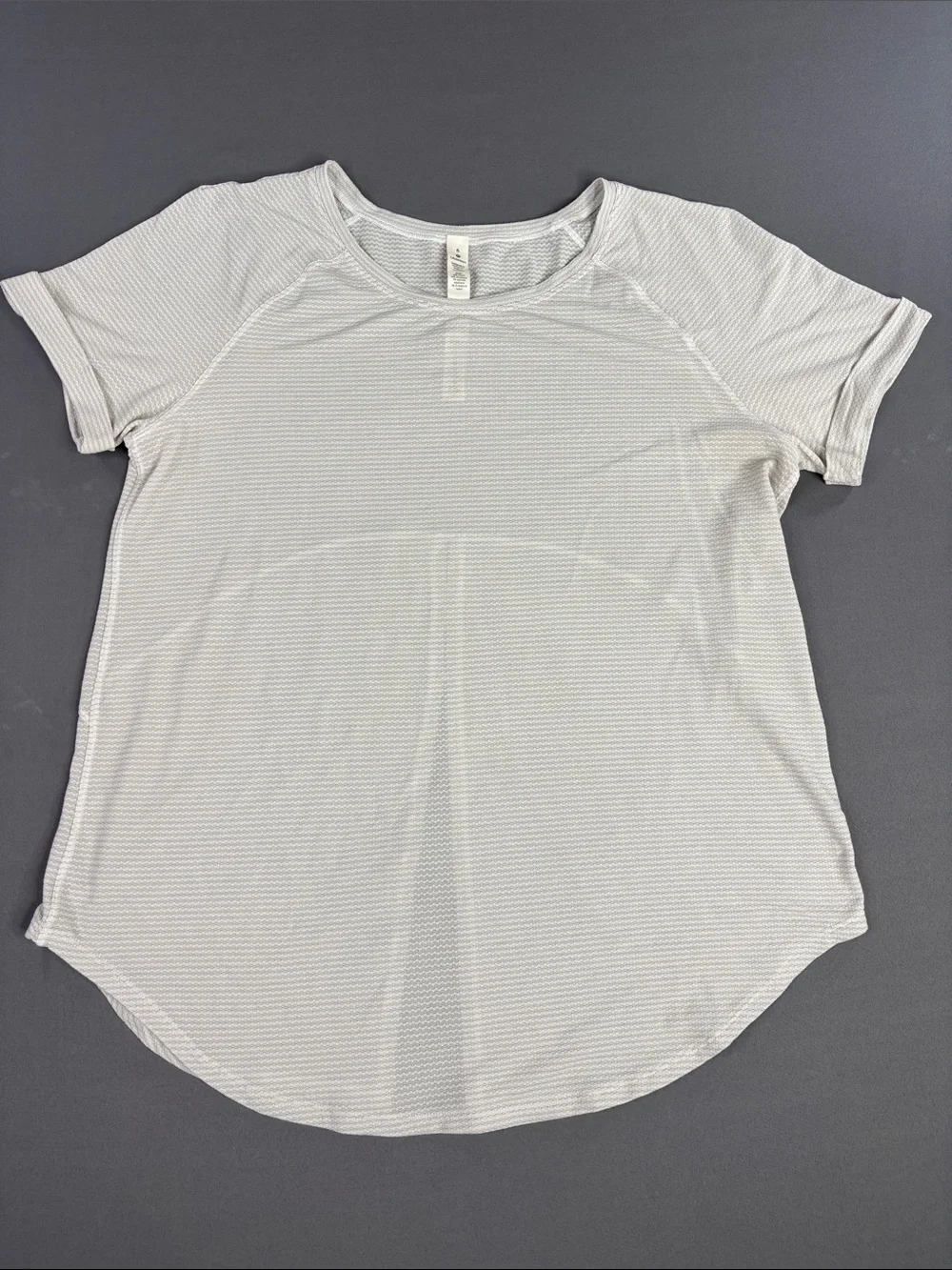 Lululemon Open Up Tie Back Tee Womens 6 Shirt Lightweight Heather White Workout